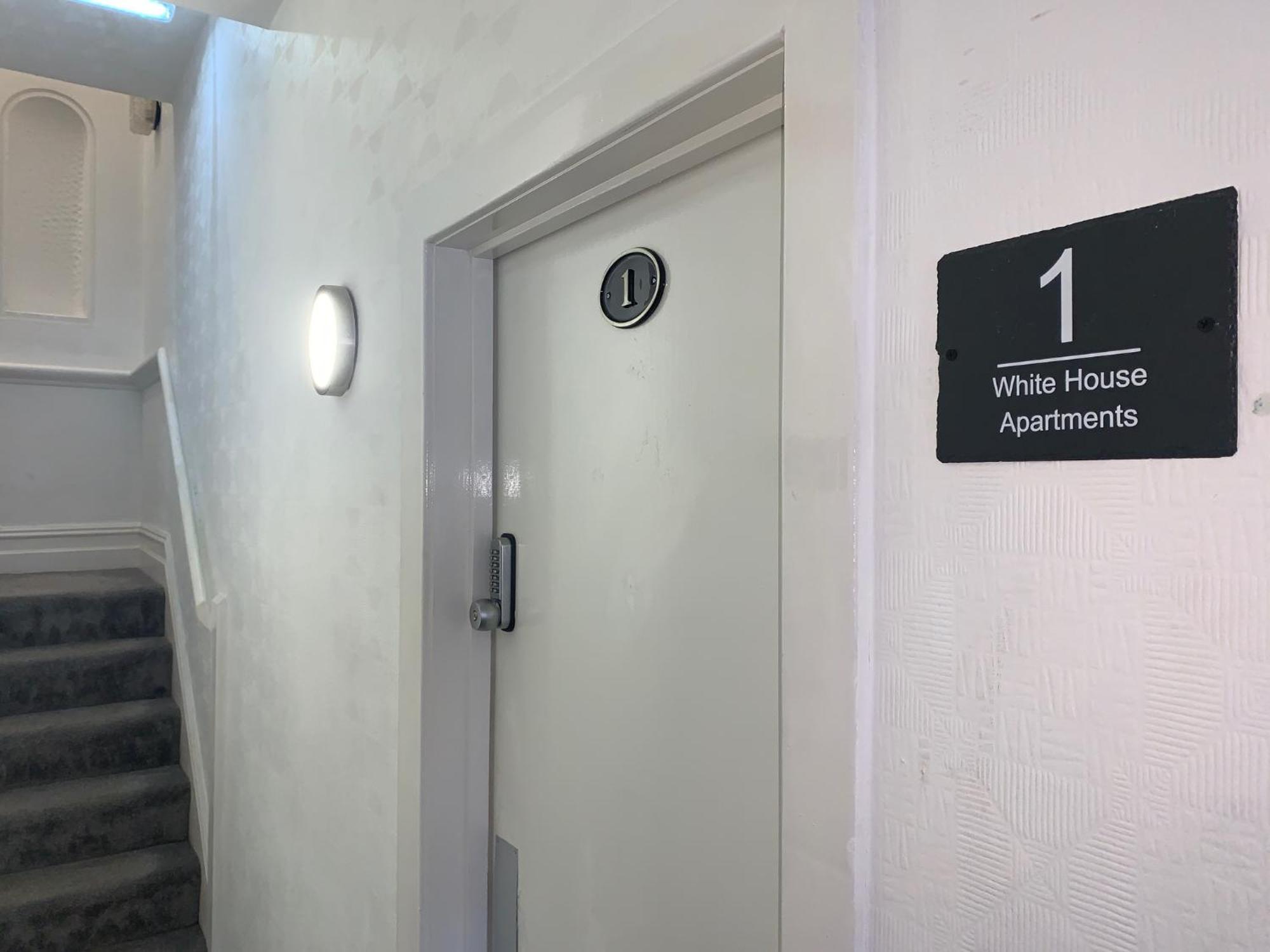 The Whitehouse Holiday Apartments Blackpool Dış mekan fotoğraf